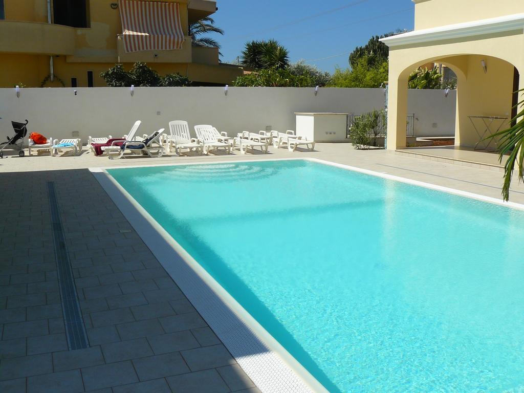 Oasi Tortuga Residence Piscina E Barbecue H24 مازارا ديل فالو المظهر الخارجي الصورة