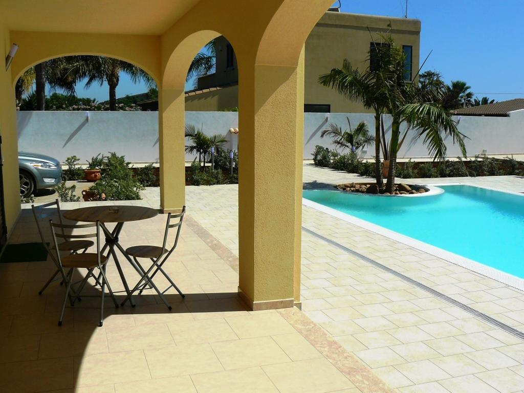 Oasi Tortuga Residence Piscina E Barbecue H24 مازارا ديل فالو المظهر الخارجي الصورة