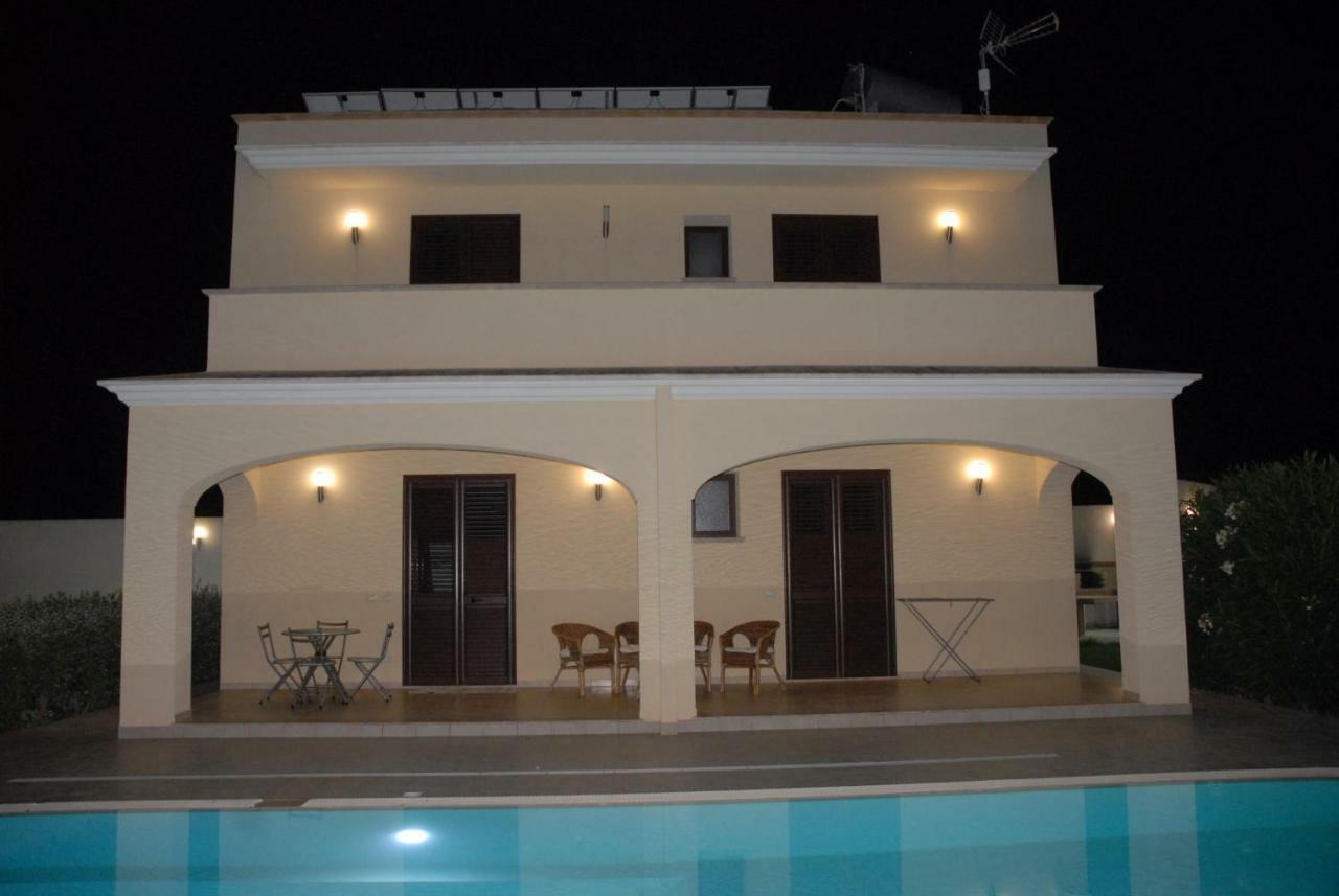 Oasi Tortuga Residence Piscina E Barbecue H24 مازارا ديل فالو المظهر الخارجي الصورة