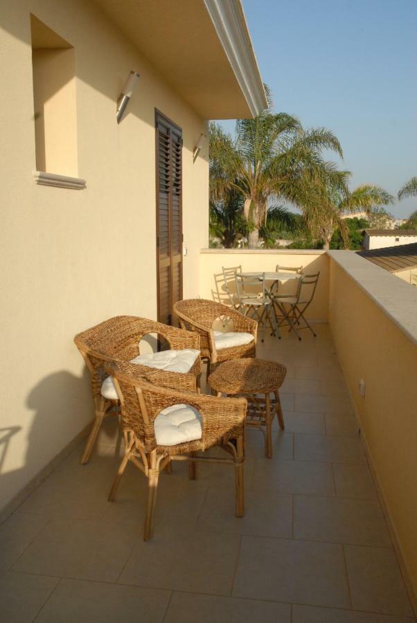 Oasi Tortuga Residence Piscina E Barbecue H24 مازارا ديل فالو المظهر الخارجي الصورة