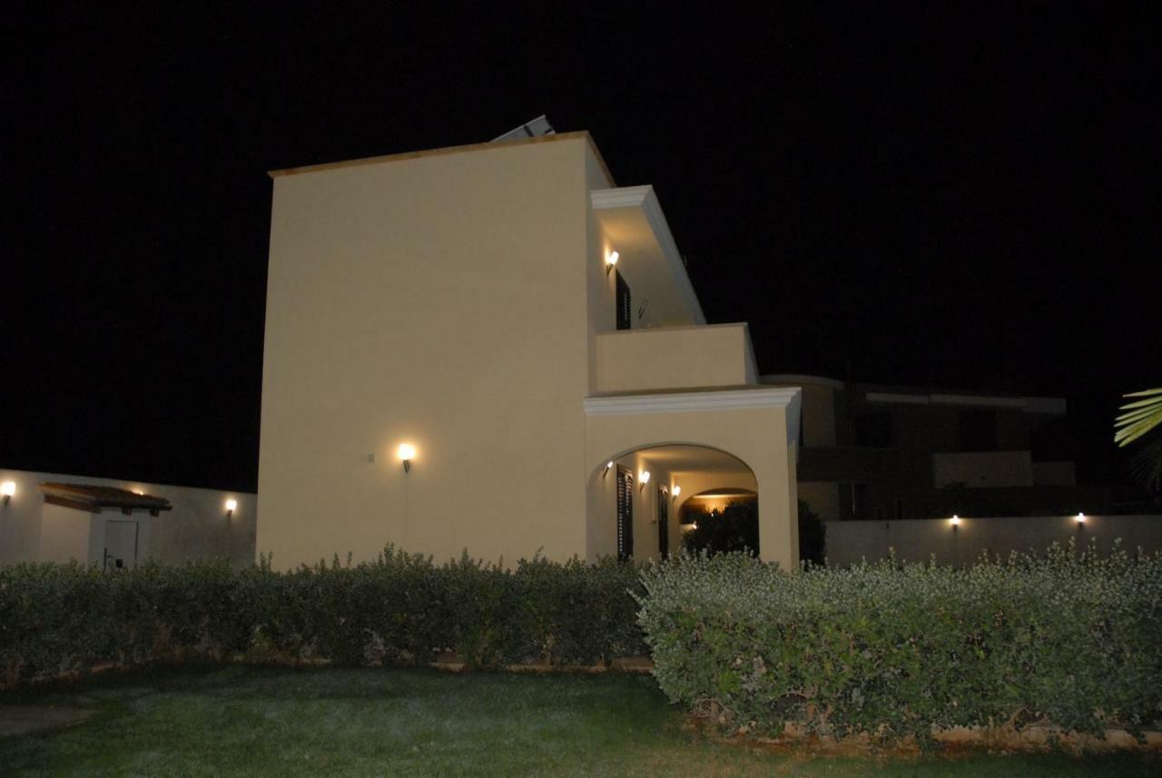 Oasi Tortuga Residence Piscina E Barbecue H24 مازارا ديل فالو المظهر الخارجي الصورة