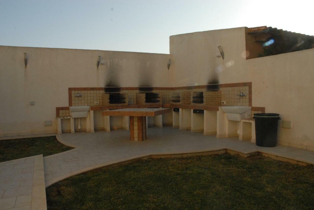 Oasi Tortuga Residence Piscina E Barbecue H24 مازارا ديل فالو المظهر الخارجي الصورة