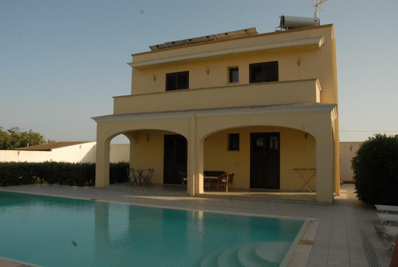 Oasi Tortuga Residence Piscina E Barbecue H24 مازارا ديل فالو المظهر الخارجي الصورة